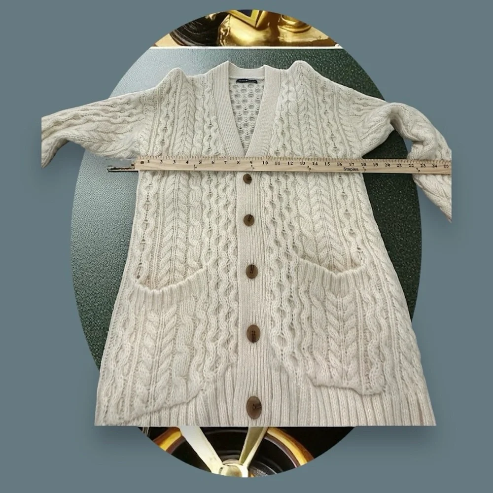 Brandy Melville Wool Chunky Sweater Cardigan. Cream/Ivory. Size: Medium - Picture 5 of 9